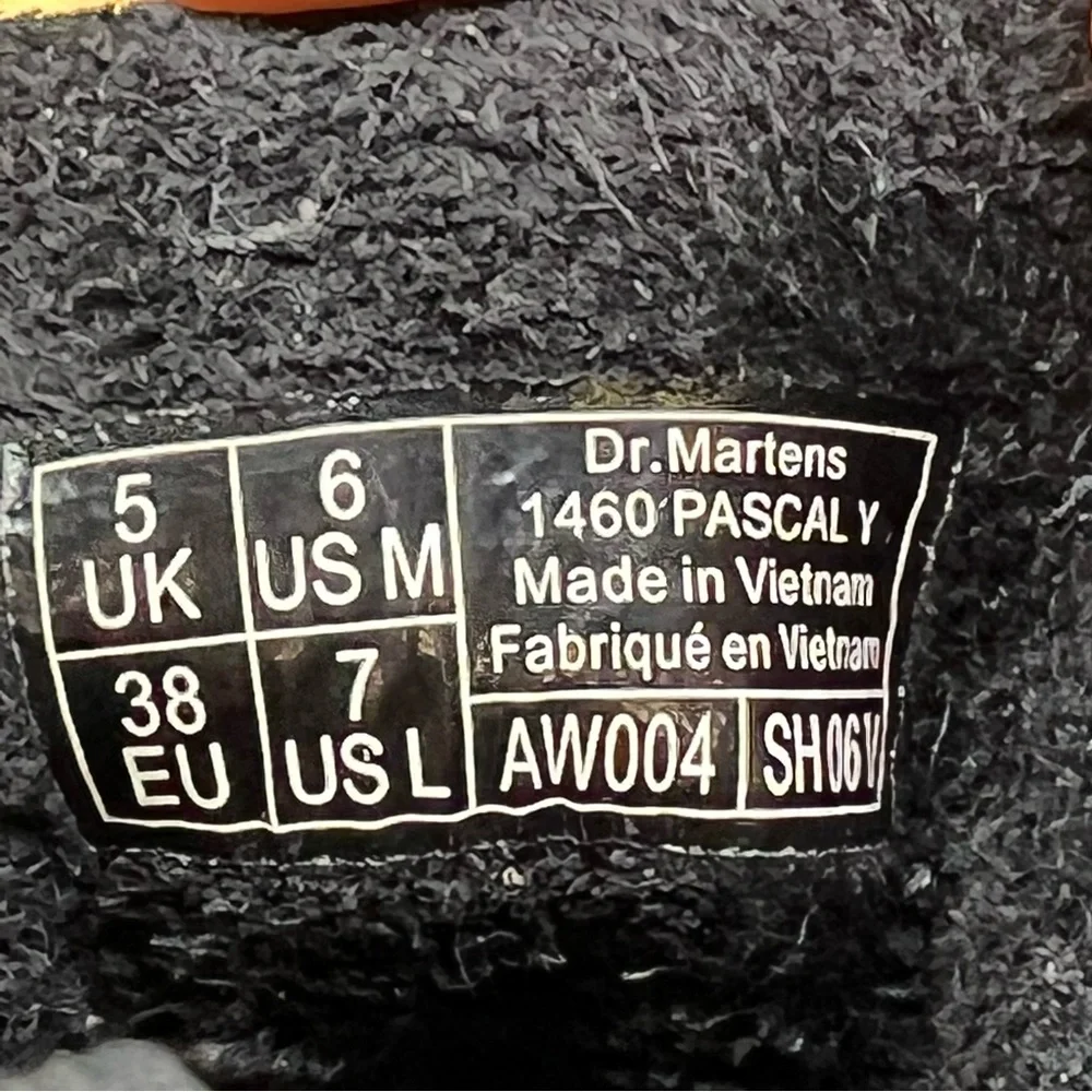 Doc Martens 1460 Pascal Rainbow Croc Metallic Suede Women US Size 7 - Picture 10 of 10